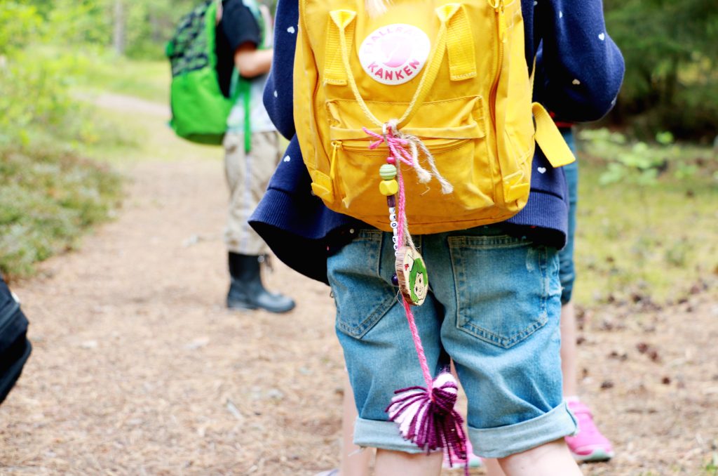 Vuxna ska hjälpa elever ute i naturen
